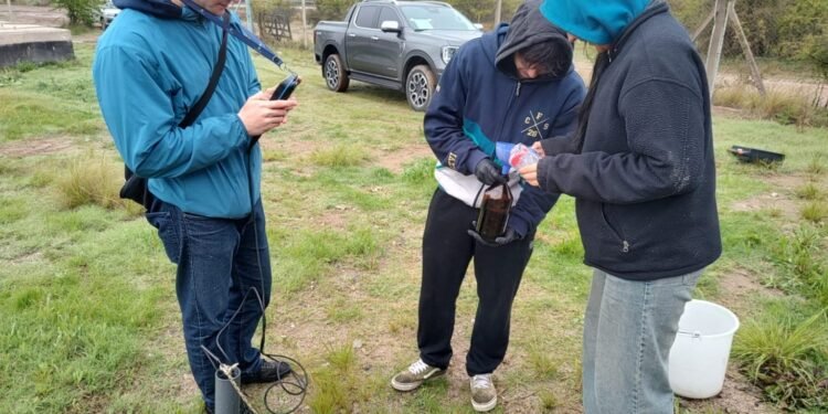 San Luis Agua, junto a alumnos de la Esc. 37 Ave Lallemant monitorearon el agua cruda de Cámara 35 que abaste a nuestra ciudad
