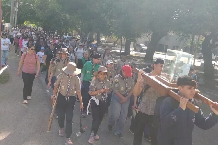 Se realizó la 28º Caminata Familiar Mariana en Juana Koslay