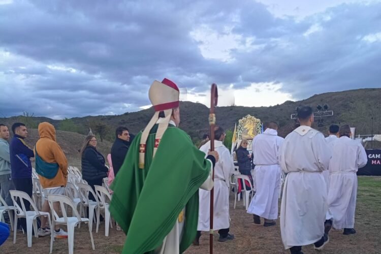 Se realizó la 28º Caminata Familiar Mariana en Juana Koslay